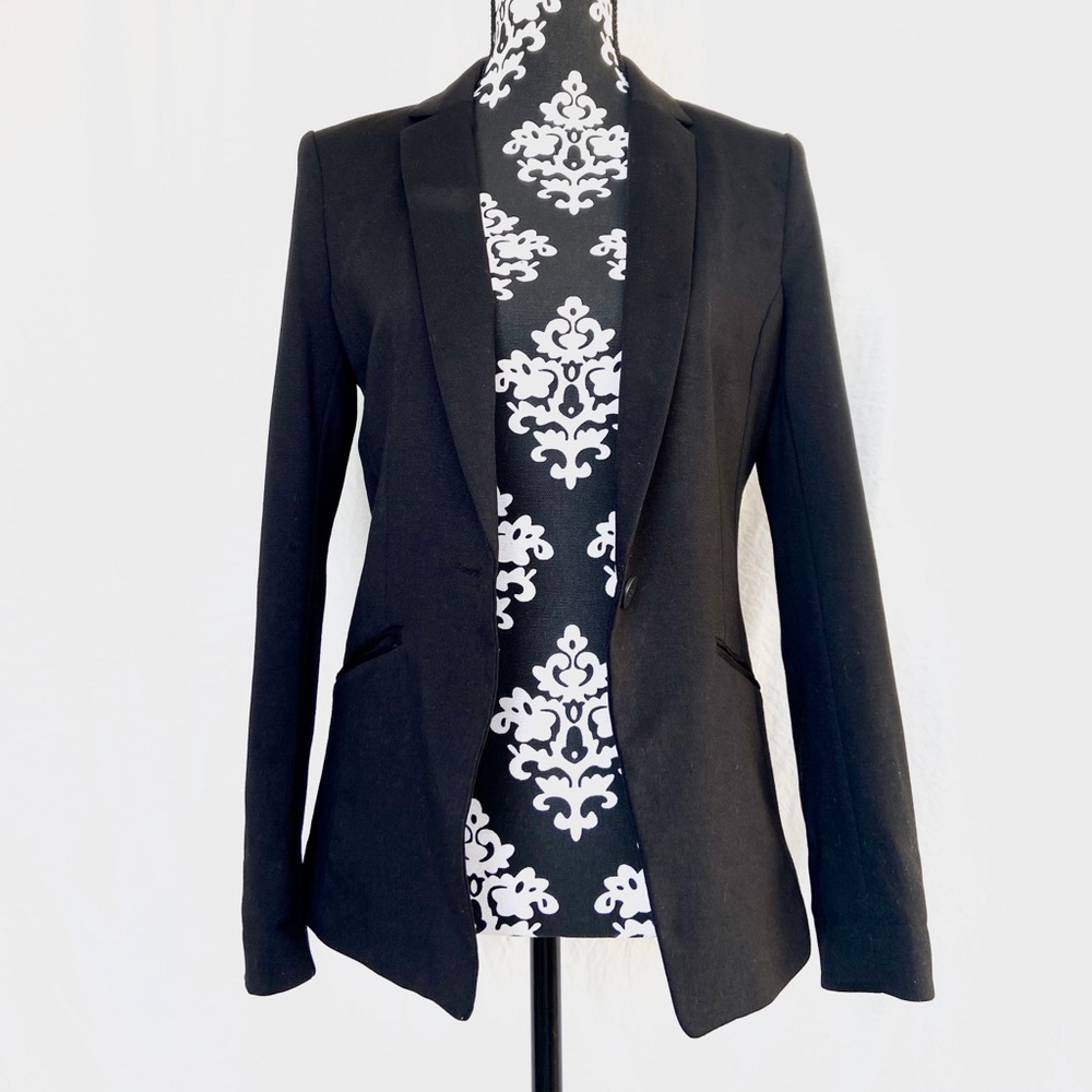 Black Blazer